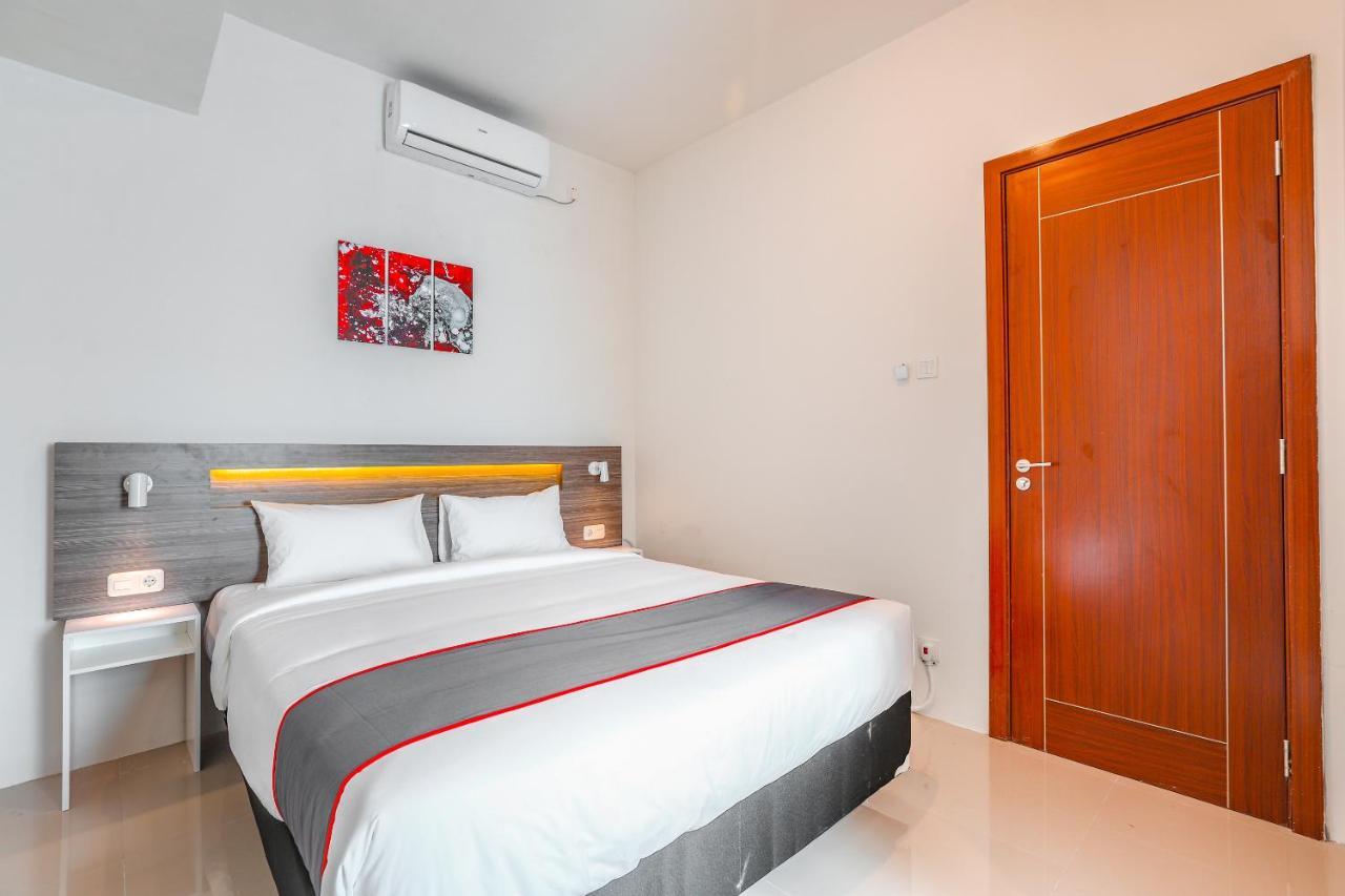 Super Oyo Collection O 16 Vittoria Residence Yakarta Exterior foto