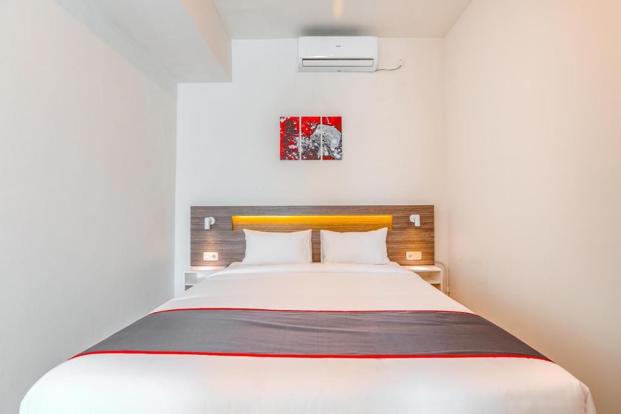 Super Oyo Collection O 16 Vittoria Residence Yakarta Exterior foto