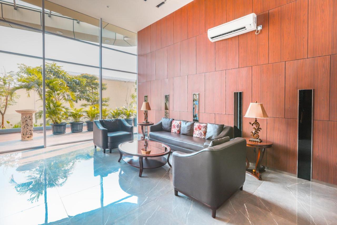 Super Oyo Collection O 16 Vittoria Residence Yakarta Exterior foto
